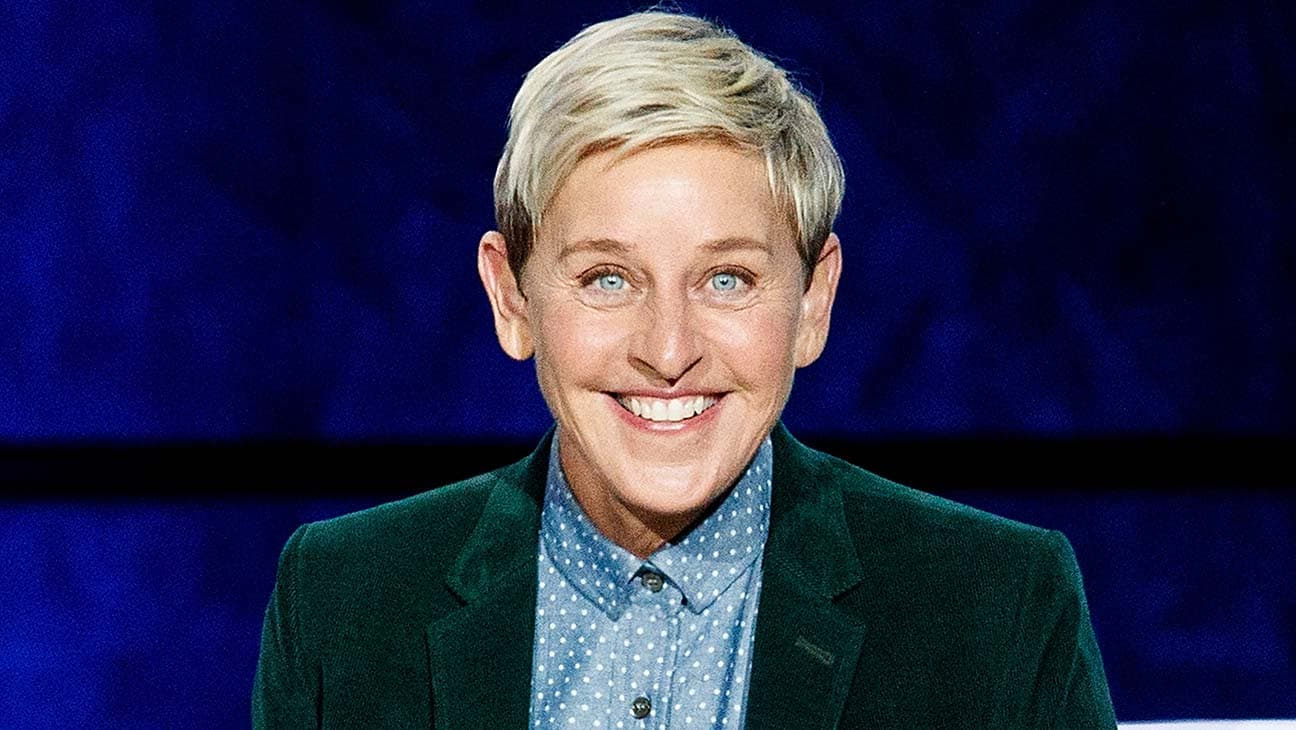 Ellen DeGeneres se disculpa con el personal del área de producción.
