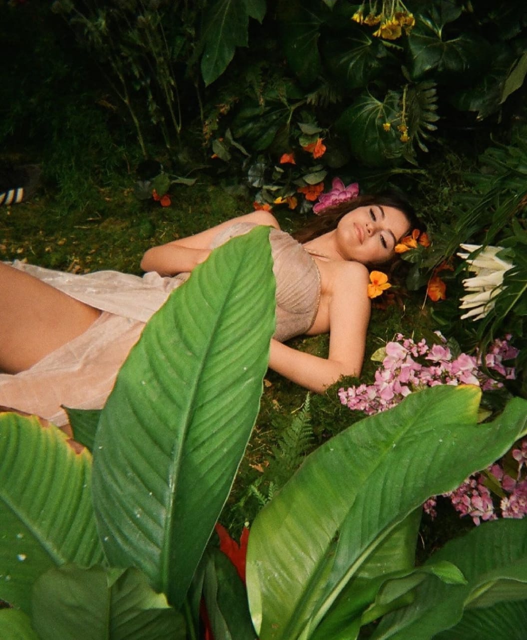 Selena Gomez sorprende con el lanzamiento de su nuevo álbum