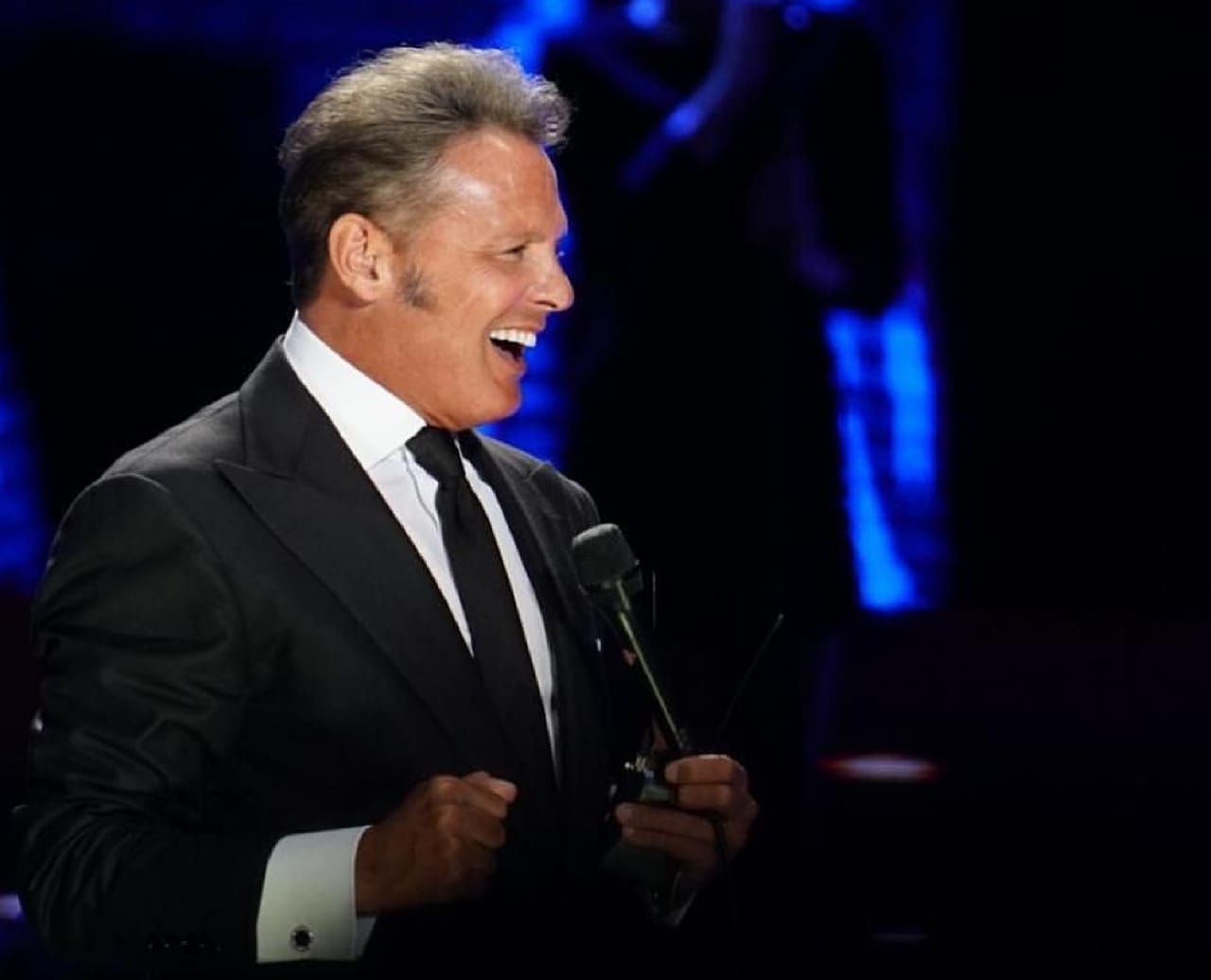 ¡Luis Miguel luce irreconocible!