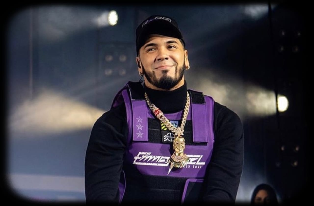 Tirotean residencia de los padres de Anuel AA