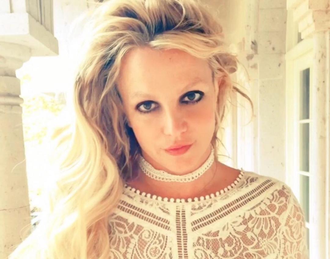 Britney Spears revela video de fractura en su pie