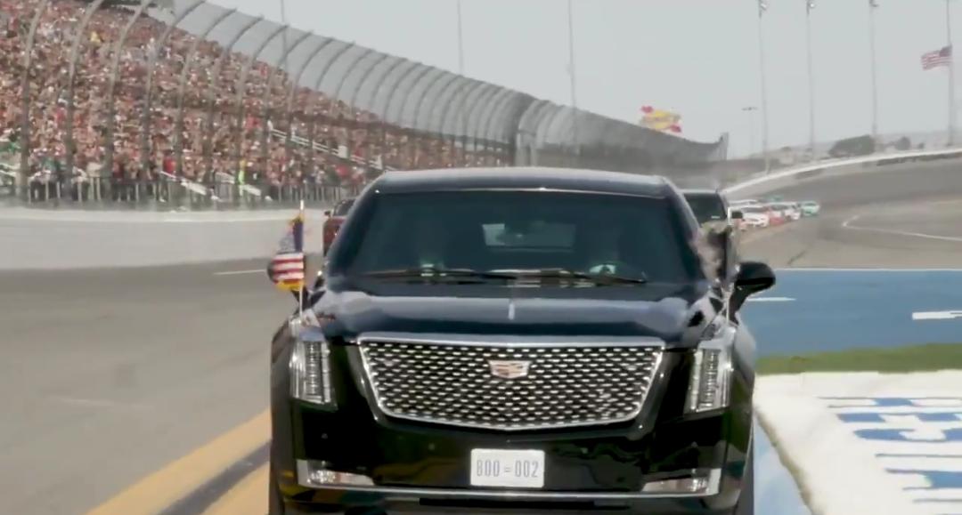 Trump inaugura pista de Daytona en limusina
