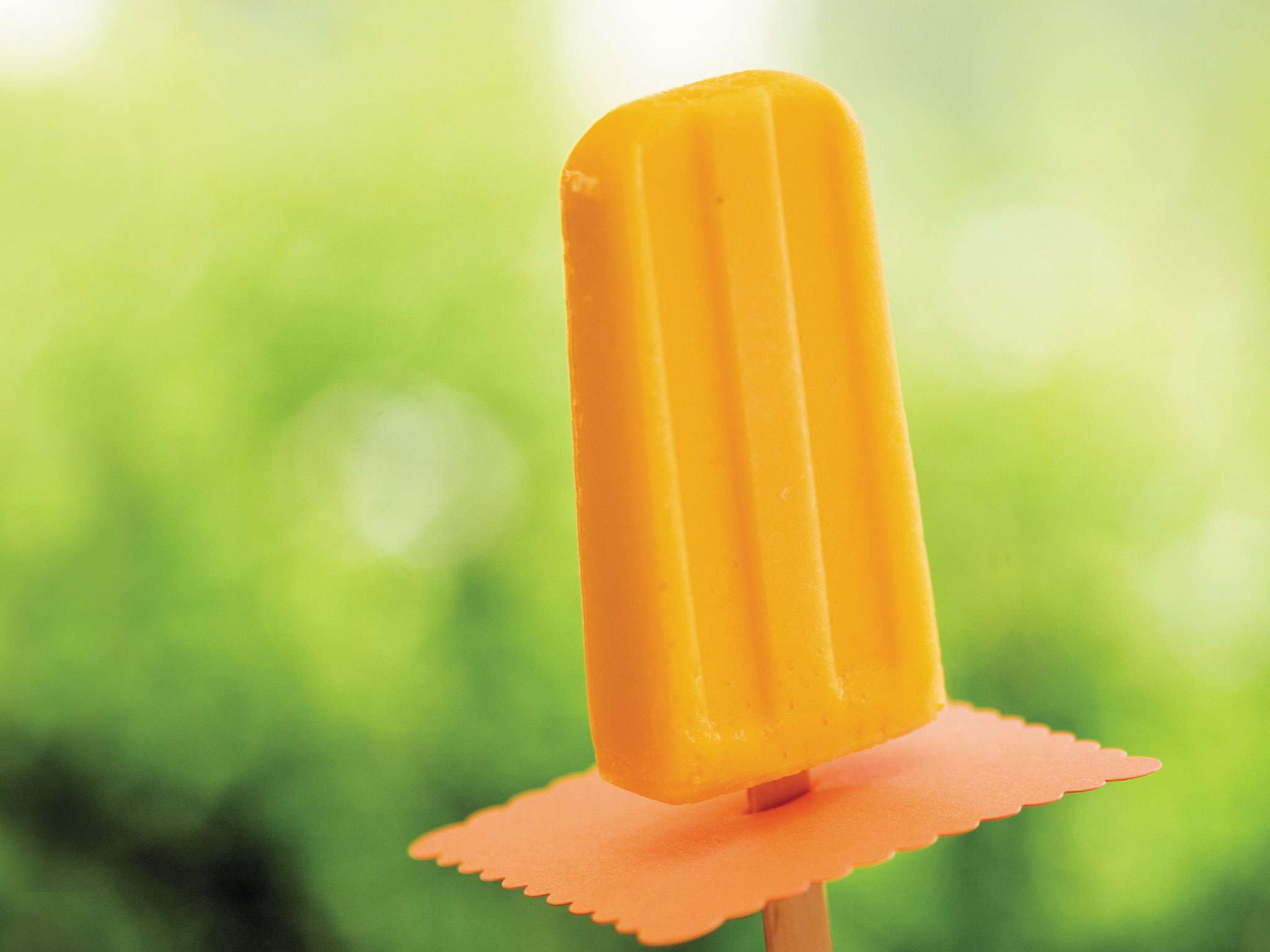 ¡Llego el verano! Prepara una riquísima paleta de mango