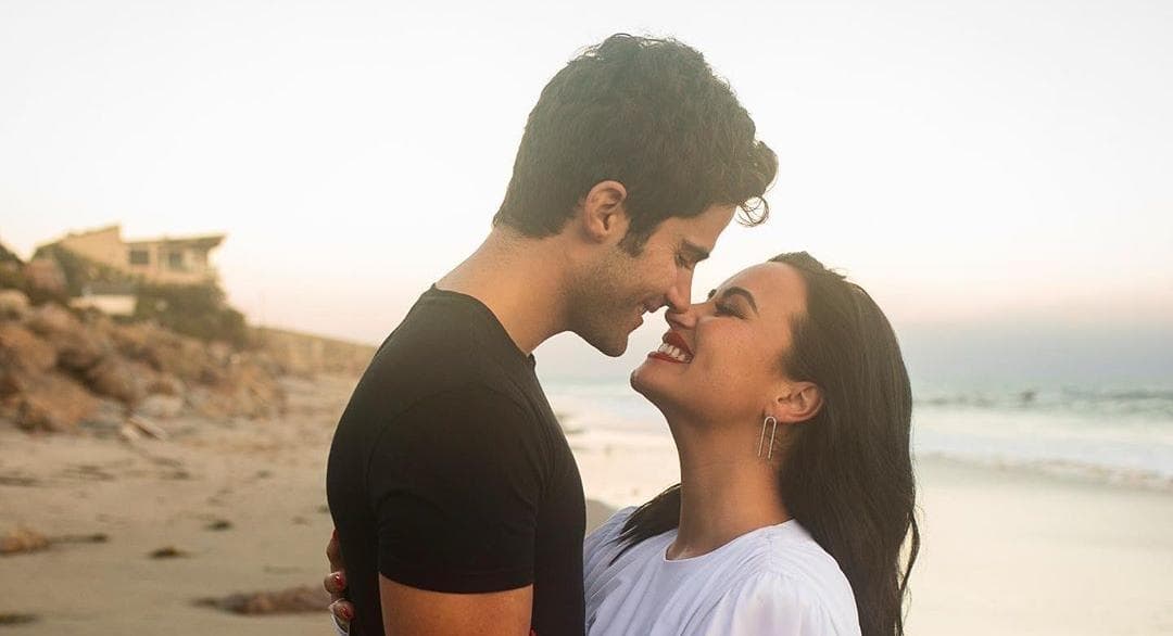 Demi Lovato se comprometió con Max Ehrich