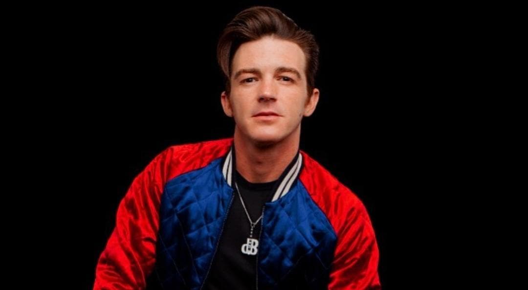 Ex novia de Drake Bell lo acusa de violencia física y verbal en Tik Tok