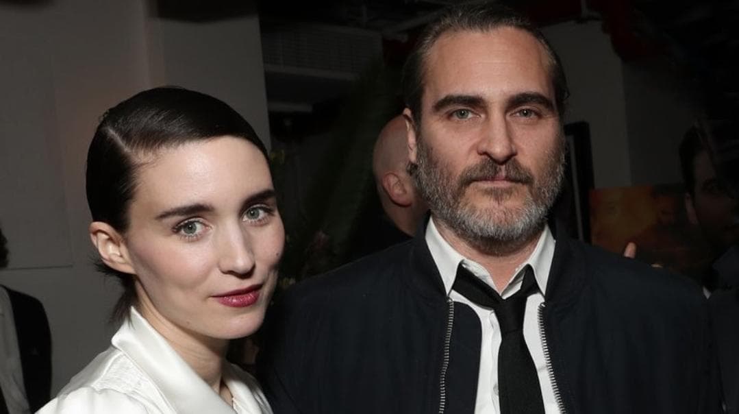 Joaquin Phoenix y Rooney Mara revelan el nacimiento de su hijo