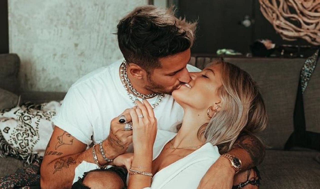 «¡Dijo que si!» Stefanía Roitman se compromete con Ricky Montaner