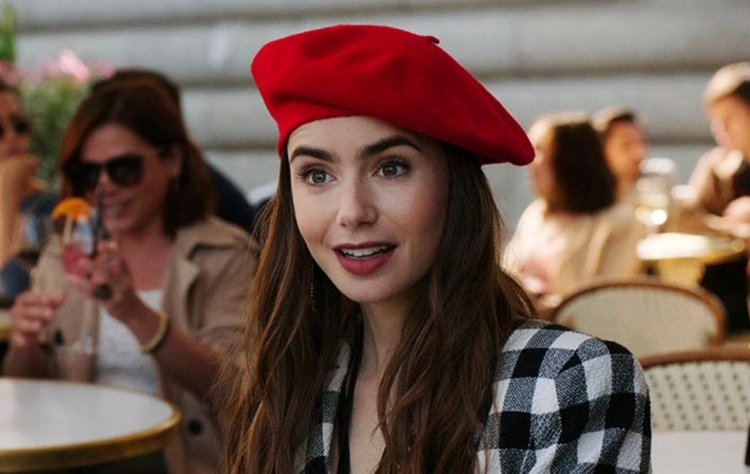 ‘Emily en París’ Lily Collins responde a críticas negativas de la serie