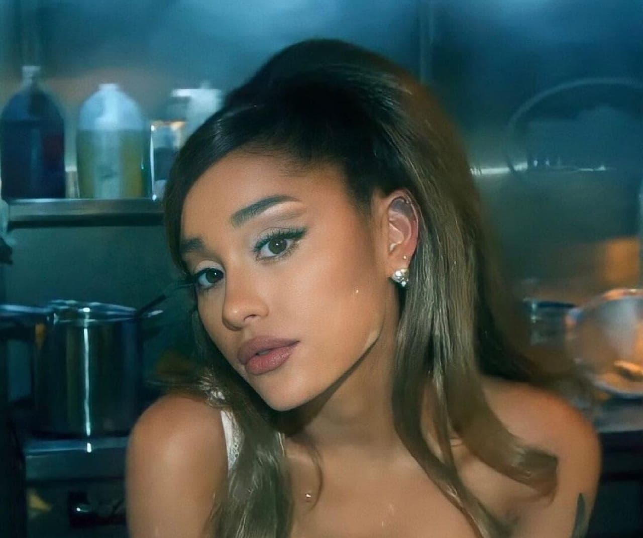 Ariana Grande estrena el videoclip de ’34+35′
