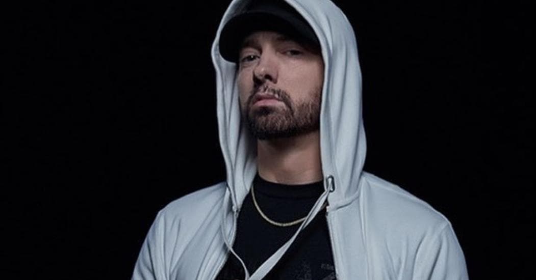 Eminem pide perdón a Rihanna en una canción