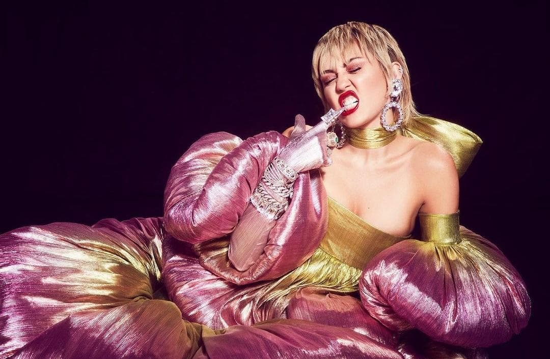 Miley Cyrus recuerda su matrimonio con Liam Hemsworth