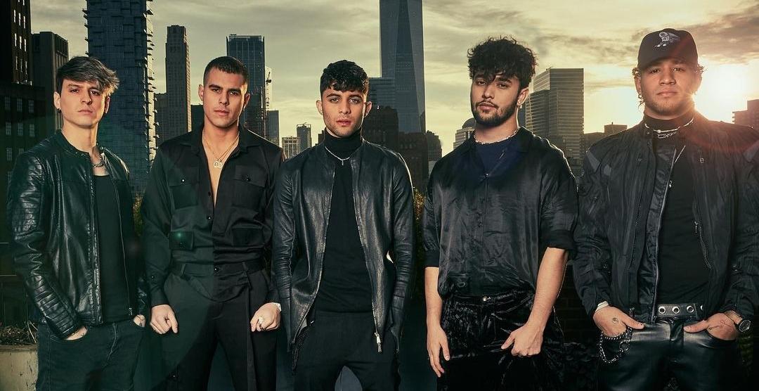 CNCO reinventa éxitos de música romántica en su tercer álbum de estudio «Déjà Vu»