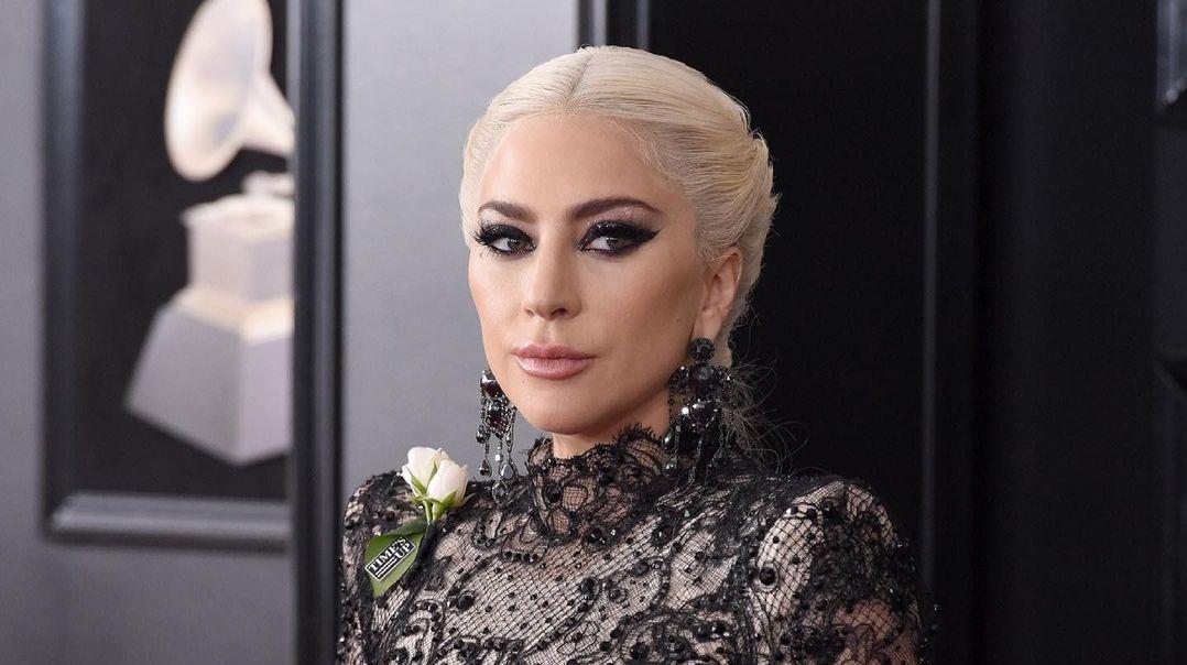 Lady Gaga ofrece medio millón de dólares por sus perros robados