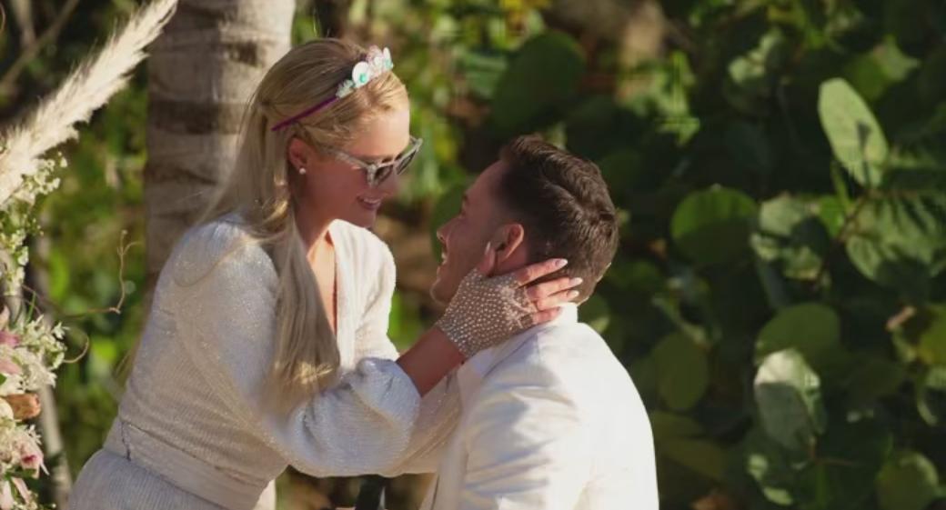 Paris Hilton se compromete con Carter Reum