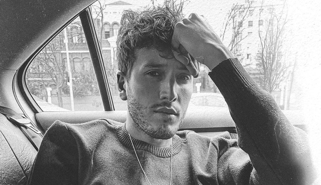 Sebastián Yatra estrena su nuevo sencillo «Adiós»