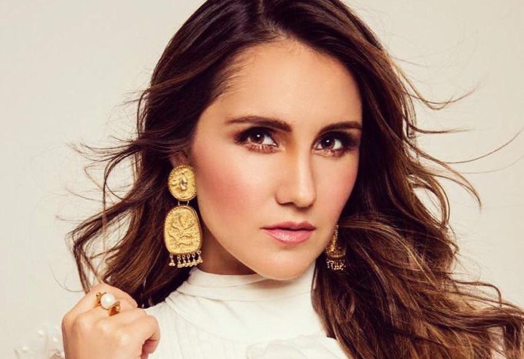 Dulce María comparte fotografías de su hija en redes sociales