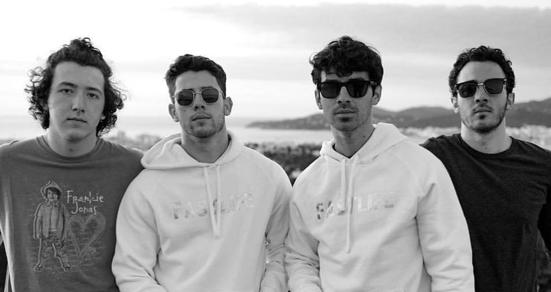 Hermano menor de los Jonas pensó en quitarse la vida