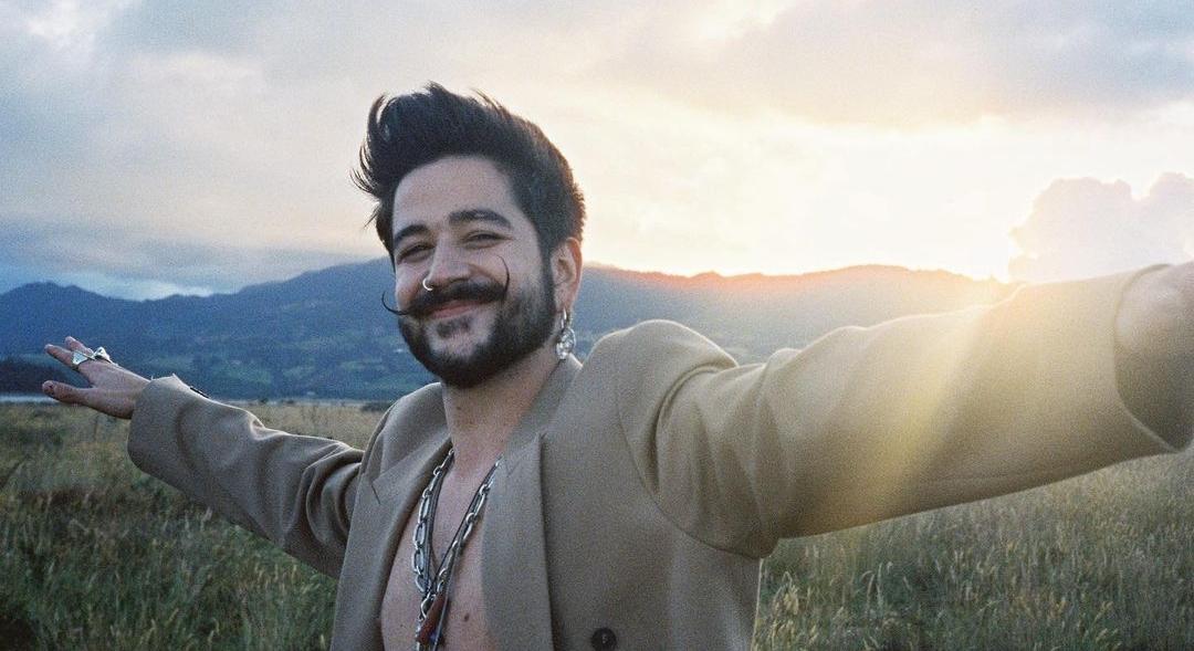 Camilo estrena el videoclip de su sencillo «Millones»